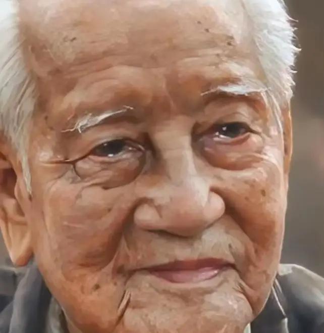 1988年，“中国核潜艇之父黄旭华，在南海做深潜试验时，顺道回了趟家，看望自己的