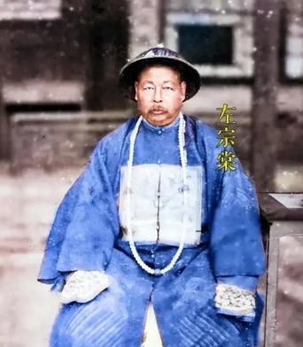 1874年，62岁的左宗棠奏请辞去陕甘总督，进京参加当年的会试。慈禧哭笑不得，左