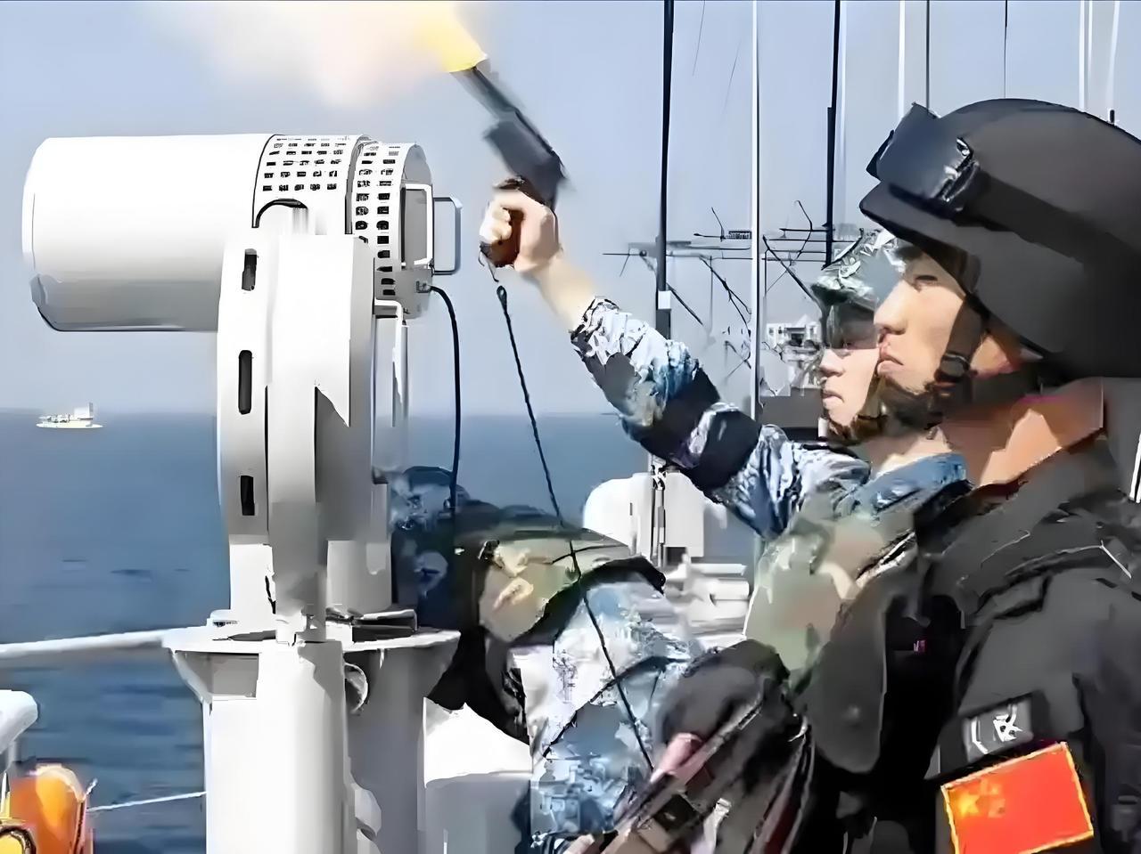 中国百艘舰艇集结，路透社独家渲染“最大规模”，背后意图耐人寻味路透社一篇援引