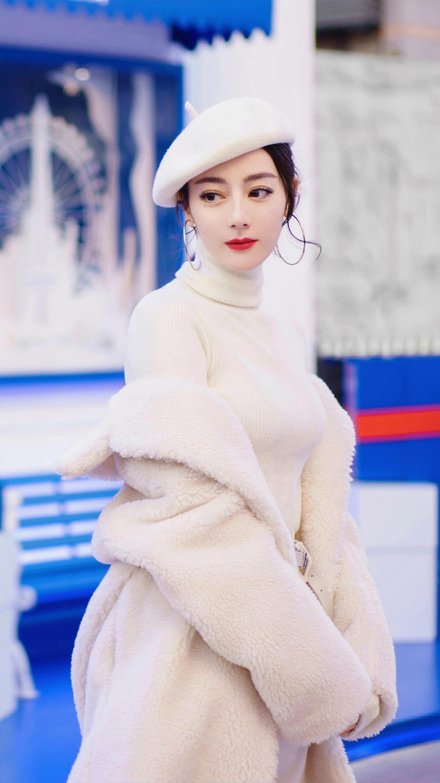 迪丽热巴，好有料……