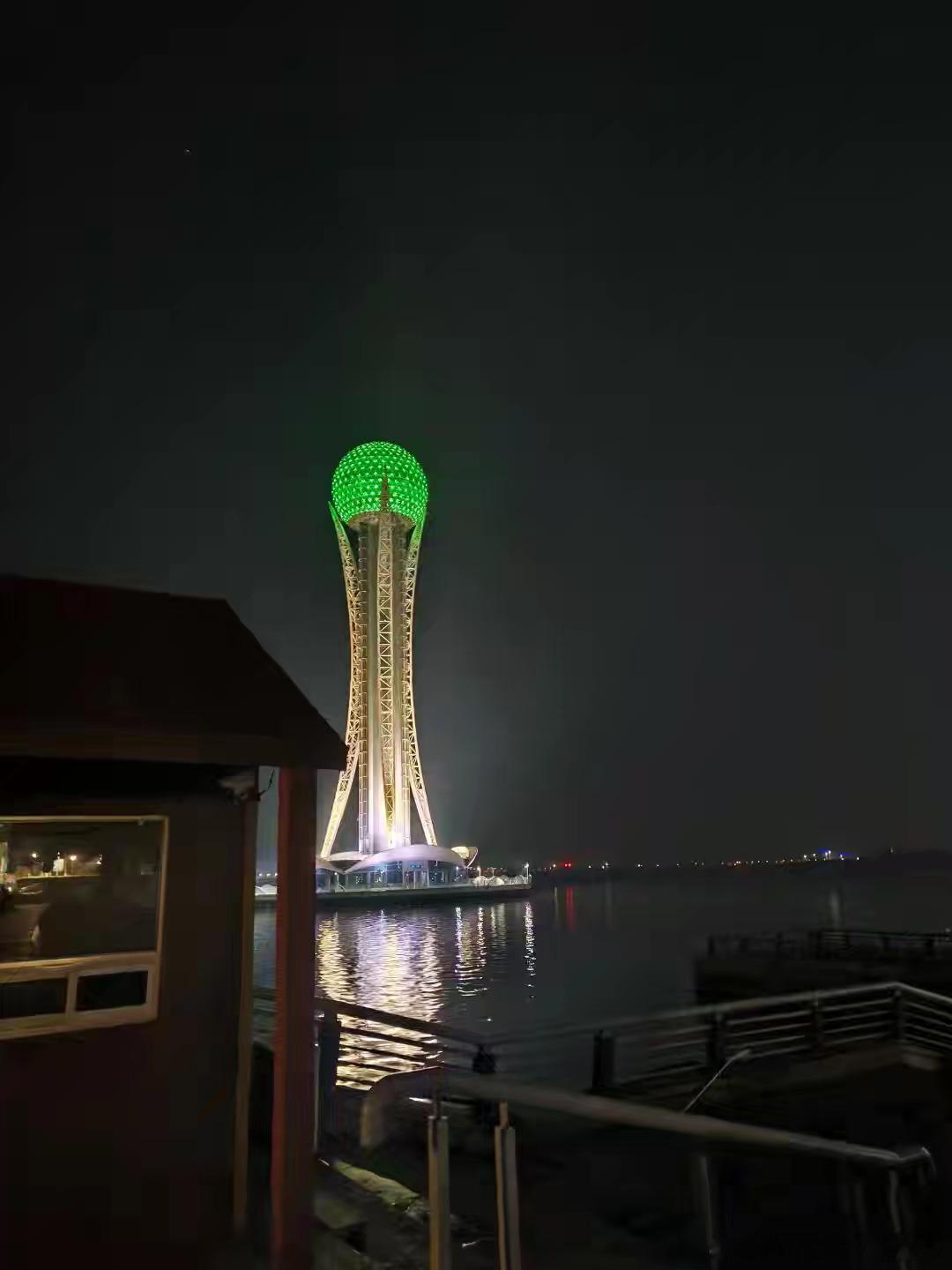 来西太湖转转，夜景还行不[doge]​​​