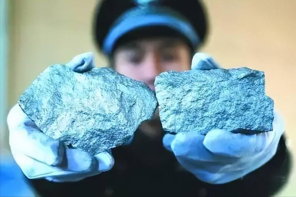 管制一年多，美国7月拿到647吨稀土磁体，为何反而冲到第二高？2026年7月，
