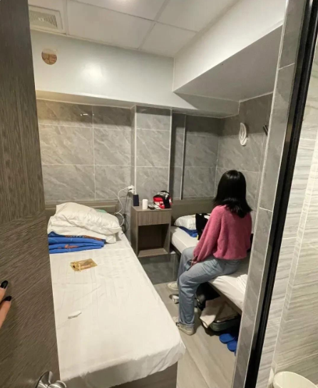 香港酒店里的一幕，惊呆了。