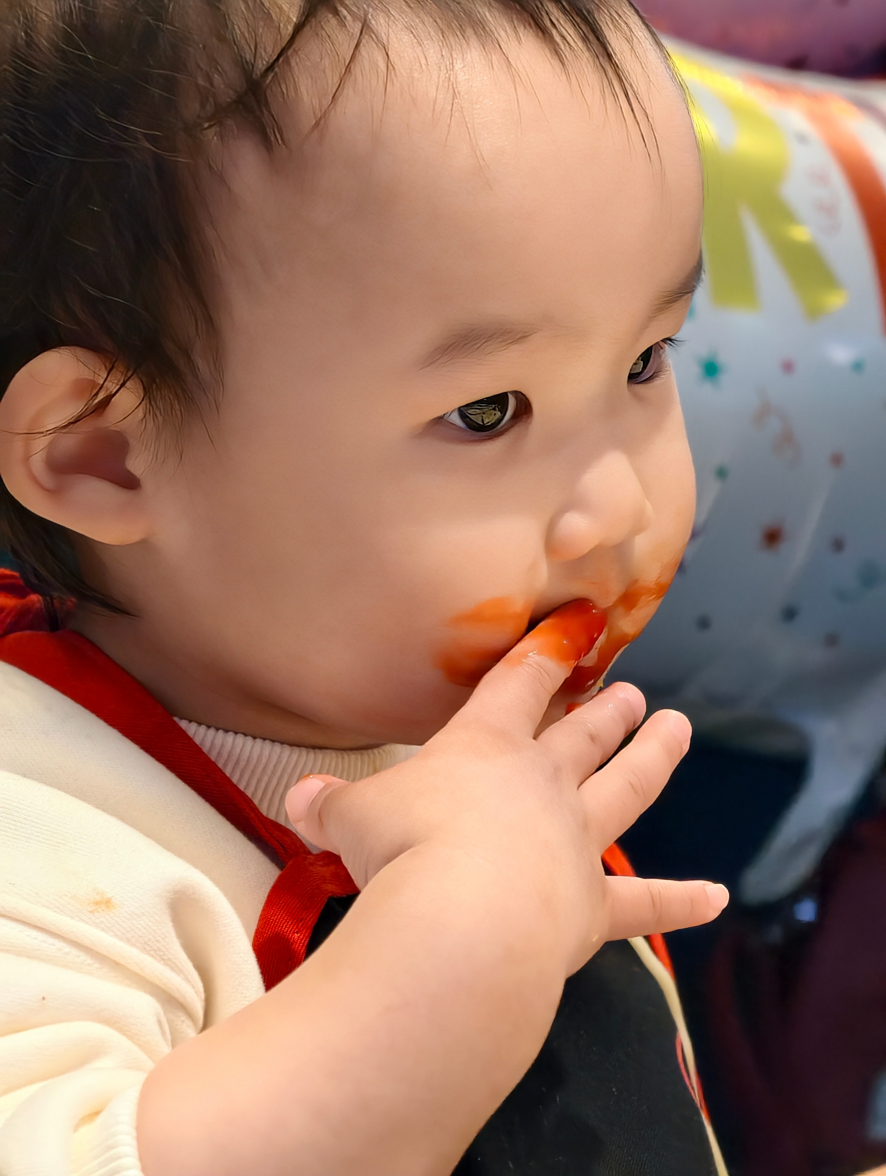 吃个饭，非要自己涂口红💄青岛