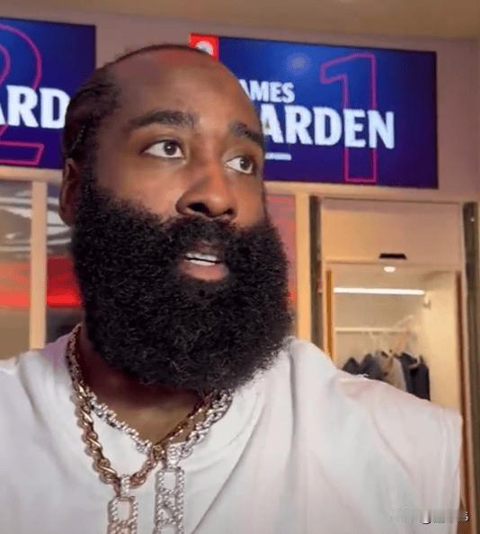 还有希望？哈登谈快船又输球：“很显然，局面不是很乐观。”“我们还有挽回的