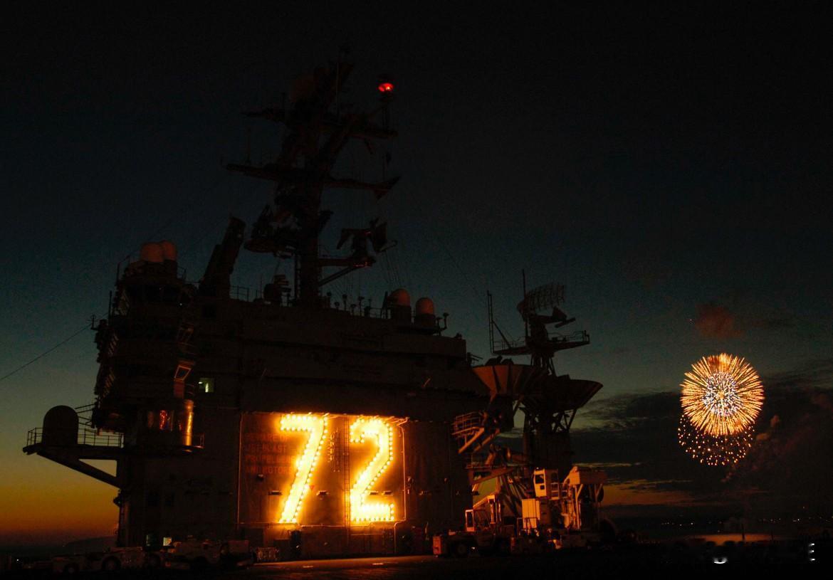 昨天下午18时之前，林肯号航母打击群已经到位，布什号正在进近途中，各种战争物资转