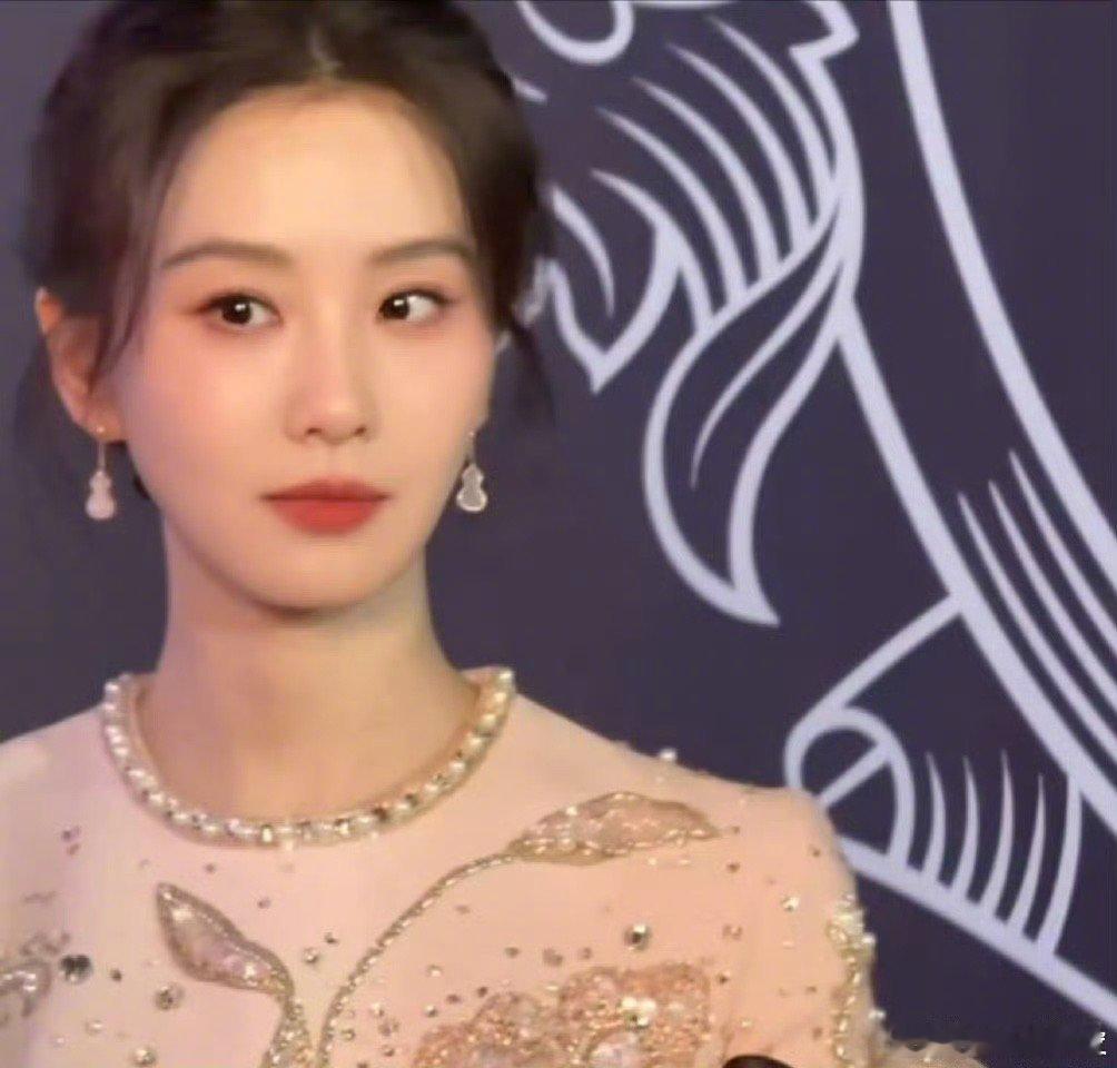 刘诗诗姐姐好大气的美！｜刘诗诗