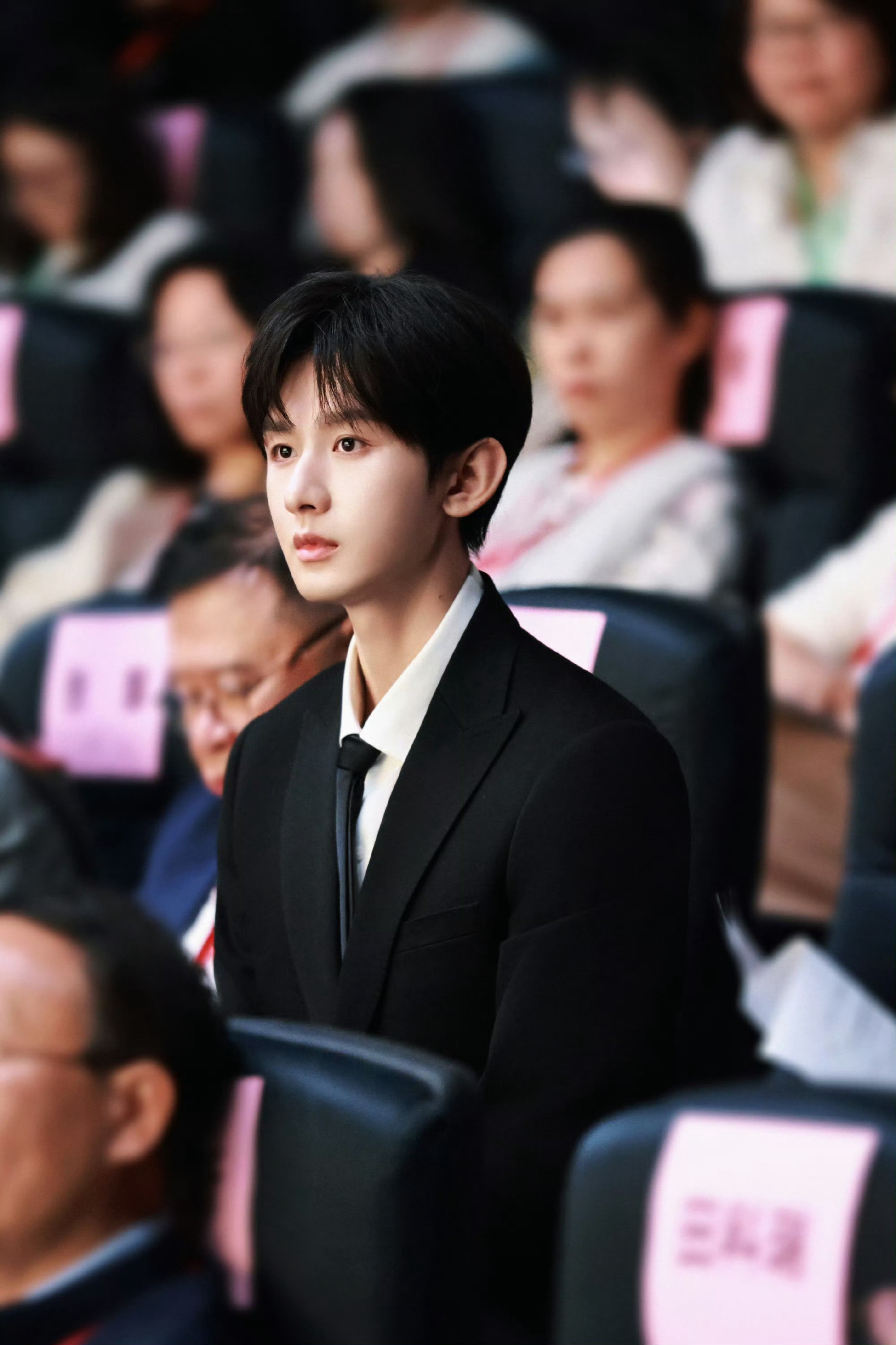 人帅，唱歌又好听，演技好，人品好，上哪去找这样的老公[害羞]​​​