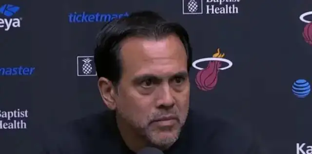 打76人考验阿特金森了，莫布里阿伦疯狂打内线，绝对轻松过，大帝不敢跳，不敢发力的