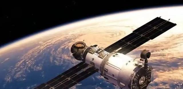 中国搞北斗系统时，美国曾扬言必要时可击毁北斗卫星。可当中国用导弹清理了自己废