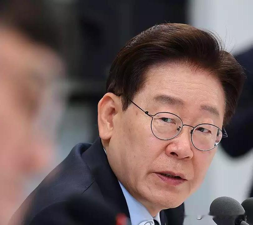 连续回落！韩国盖洛普最新民调出炉，李在明支持率跌至52%7月17日，韩国盖洛