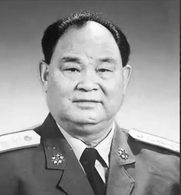 1992年3月，成都军区司令张太恒到北京开会，这时中央军委秘书长杨白冰告诉张太恒