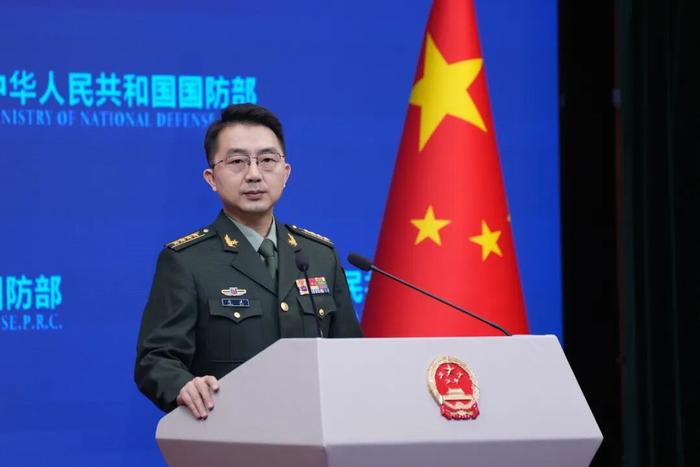 直接摊牌！国防部没有留下任何余地，曾直言谁敢把海马斯火箭炮搬上彭湖和东引，谁就是