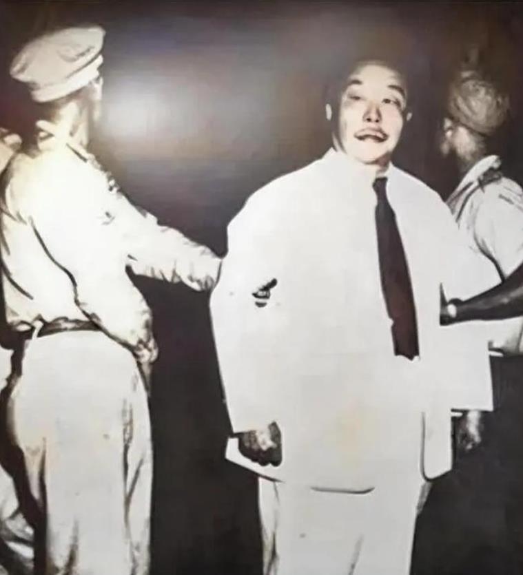 1950年6月18日，国民党上将陈仪被执行枪决，行刑前，蒋鼎文让士兵端来酒食，陈