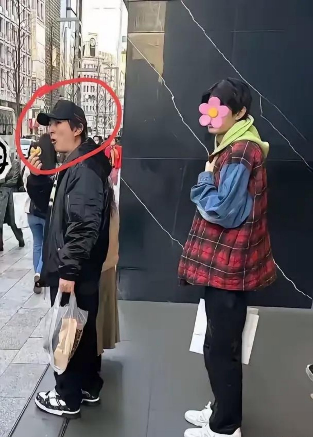 外滩游艇会的会员名录少了那个熟悉的名字。王思聪今年三月退掉了恒隆广场的长包房，管