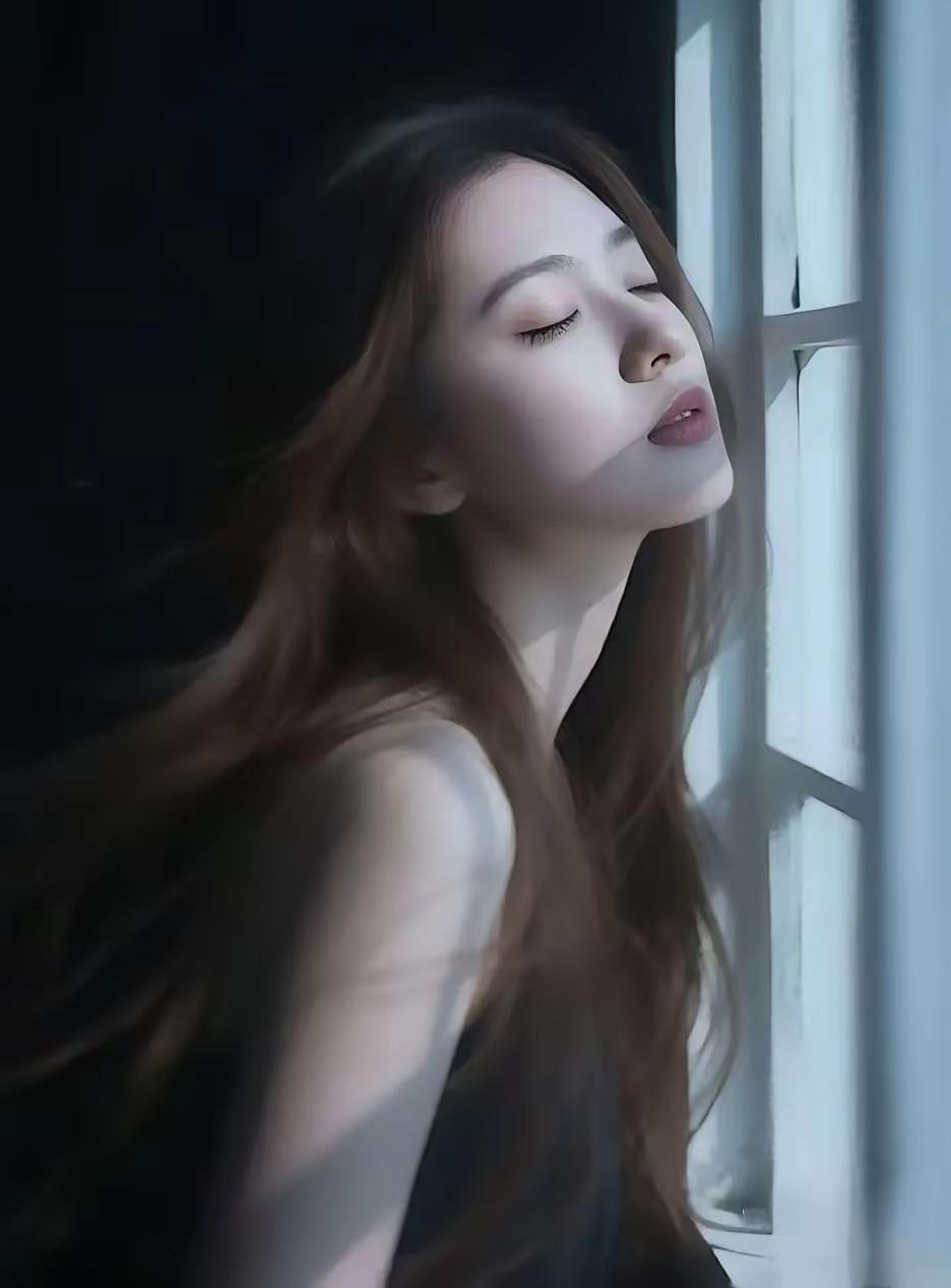 黑色魅力，其实，漂亮的姑娘怎么搭都是漂亮……