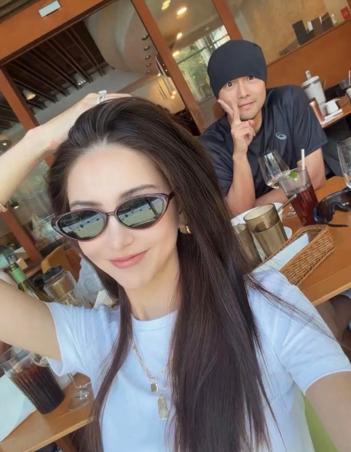 听说有人拿冠军哦，好甜的两夫妻