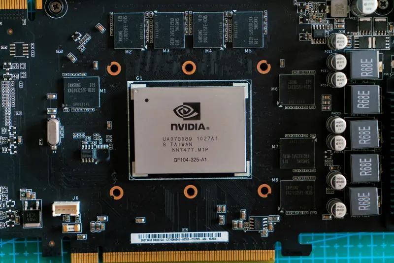 号称“国产GPU第一股”，中国版英伟达，所谓的一家高科技公司，募资说要投这