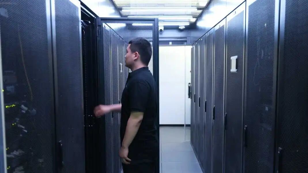 中国算力企业收到100亿大红包