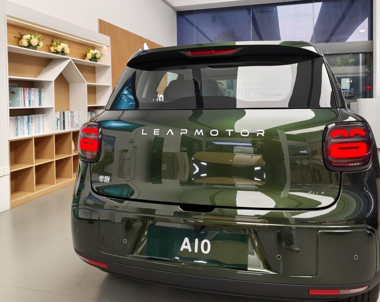 两年前我花11万买了台续航401公里的电车，当时觉得自己捡了便宜。今天看到6万多