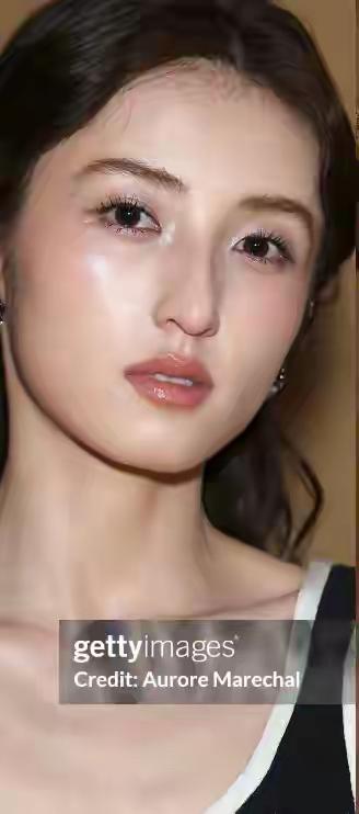 个人观点，不喜勿喷！我对她实在喜欢不起来，尽管她资源优渥，也出演过诸多代表作。