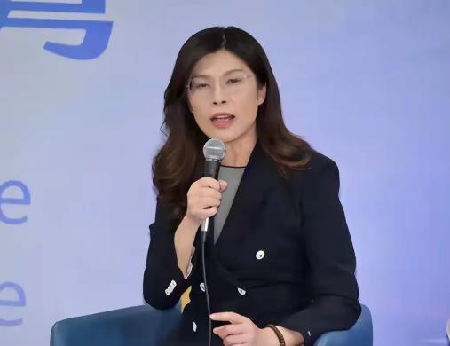 统一是国家意志，什么时候统一，任何个人都不能妄言。郑丽文说，台湾统一，没那么容