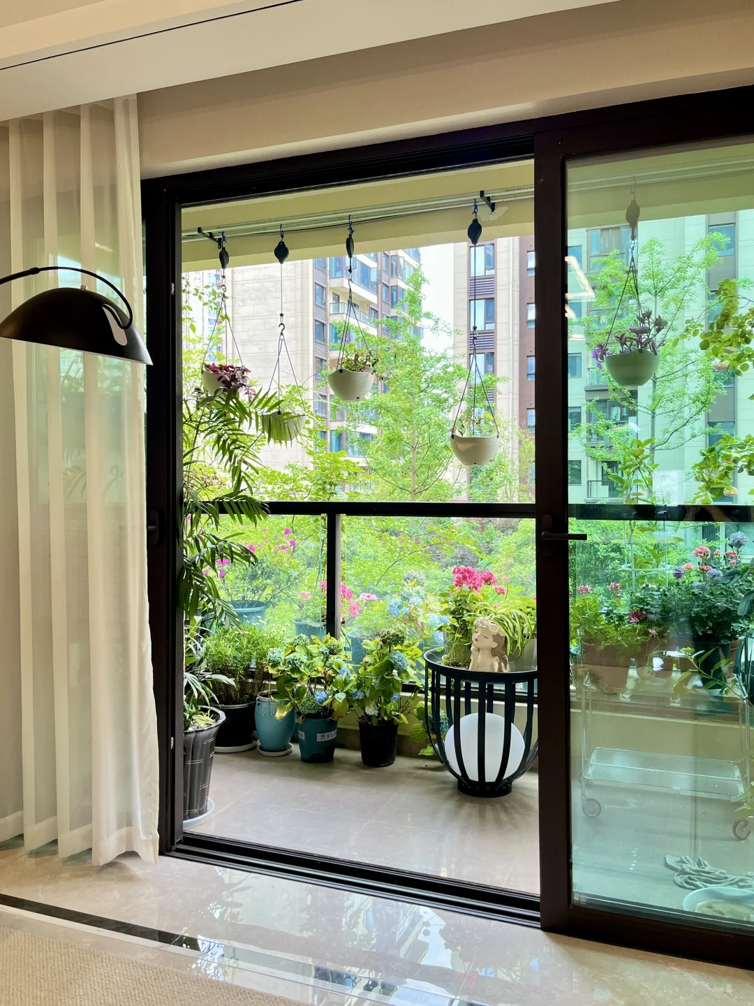 3楼不封窗的家，⼊住四年也能⼲⼲净净！