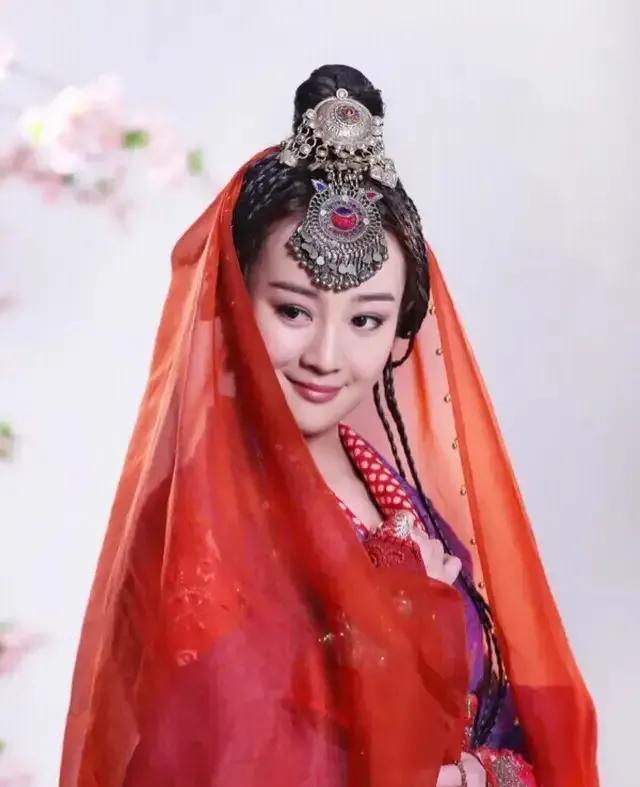 公元630年，李靖用剑指着义成公主说：“你降不降？”义成公主脖子一挺，她说：“我