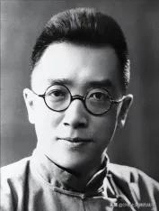 1935年，胡适致信蒋介石，主张放弃东三省，承认伪满洲国。他的理由是：以东三省数