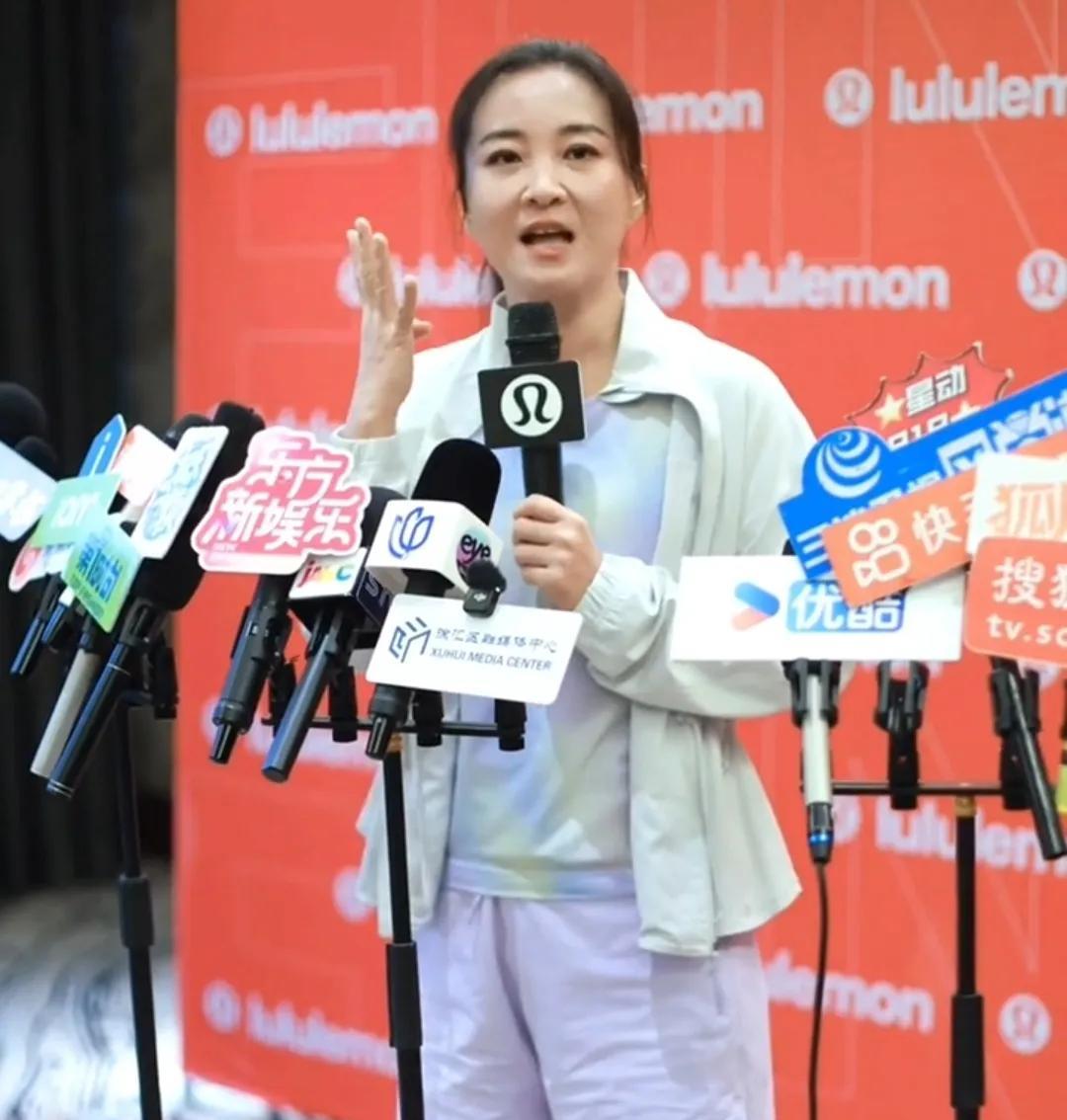 自从她瘦了，我感觉贾玲从这个世界消失了，这是另一个人的感觉，贾玲自从瘦了感觉都不