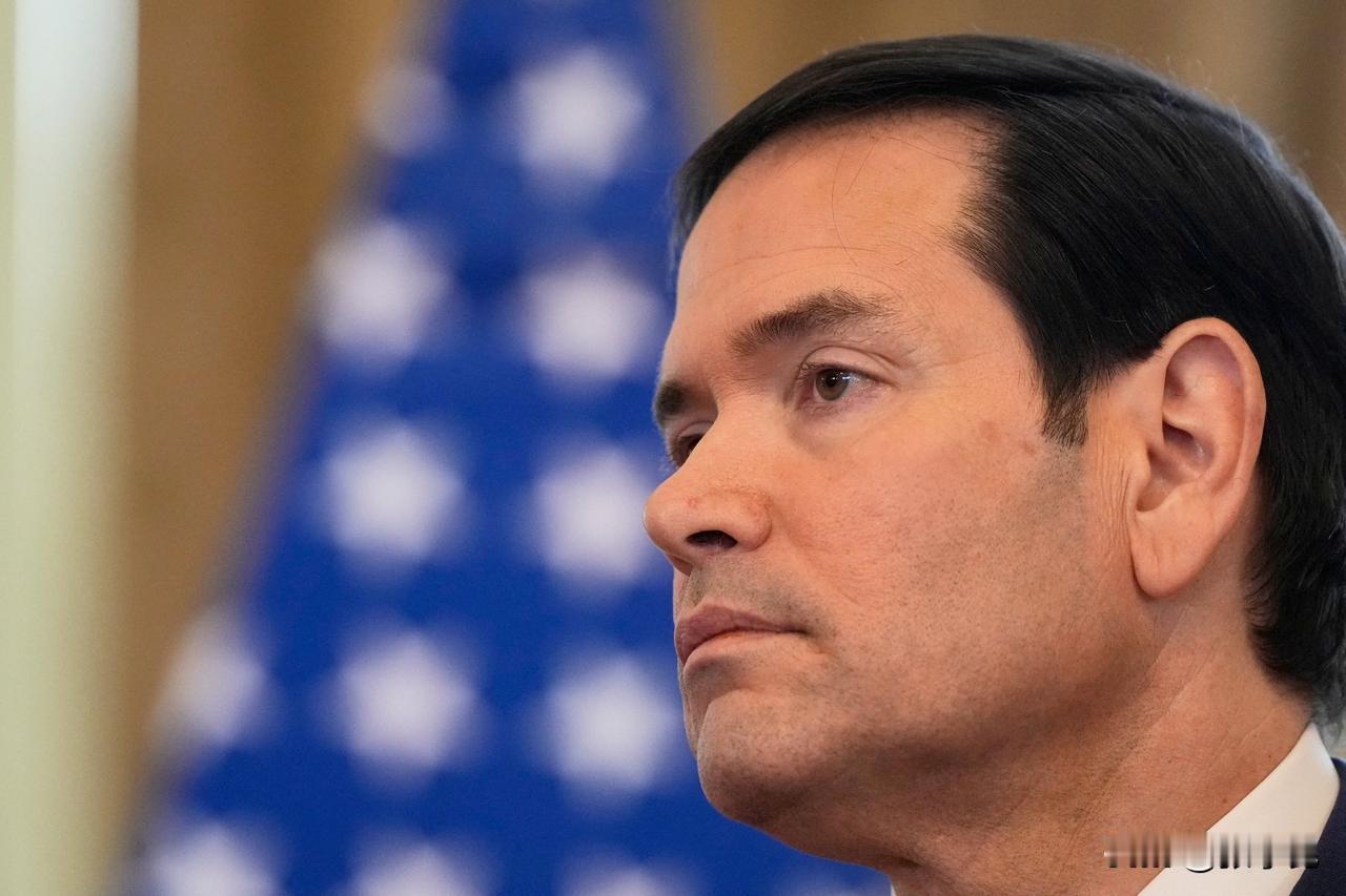 美国国务卿卢比奥今天说：“面对叙利亚的挑战，我们有两个选择：1）任由这个地方