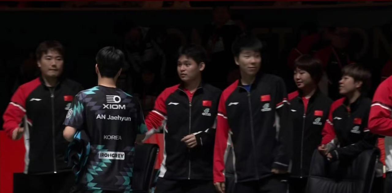 不换阵还是不换阵，坚持一套阵容走到底！混团赛进入第五天，中国队迎来第六场小组赛