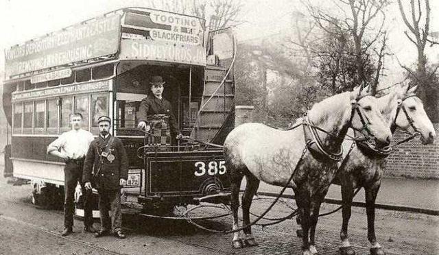 1881年，在李鸿章的多番争取下，清朝建成了第一条铁路--唐胥铁路。令人感到好笑