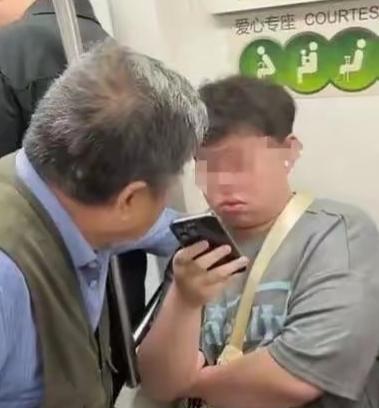 “如不严惩，天理难容！”5月15日，上海地铁，一小伙坐在爱心专座上，老人让小伙给