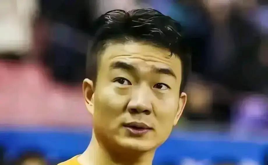 戴琳这事儿，办得真不地道。一个前国脚，中超踢了三百多场，当年挣得能少吗？欠