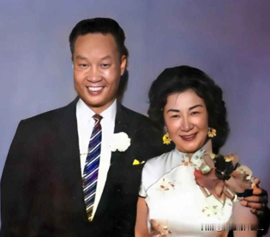 1986年，美国中情局的审讯室里，一位白发苍苍的中国老人突然捂住胸口表示：“能给