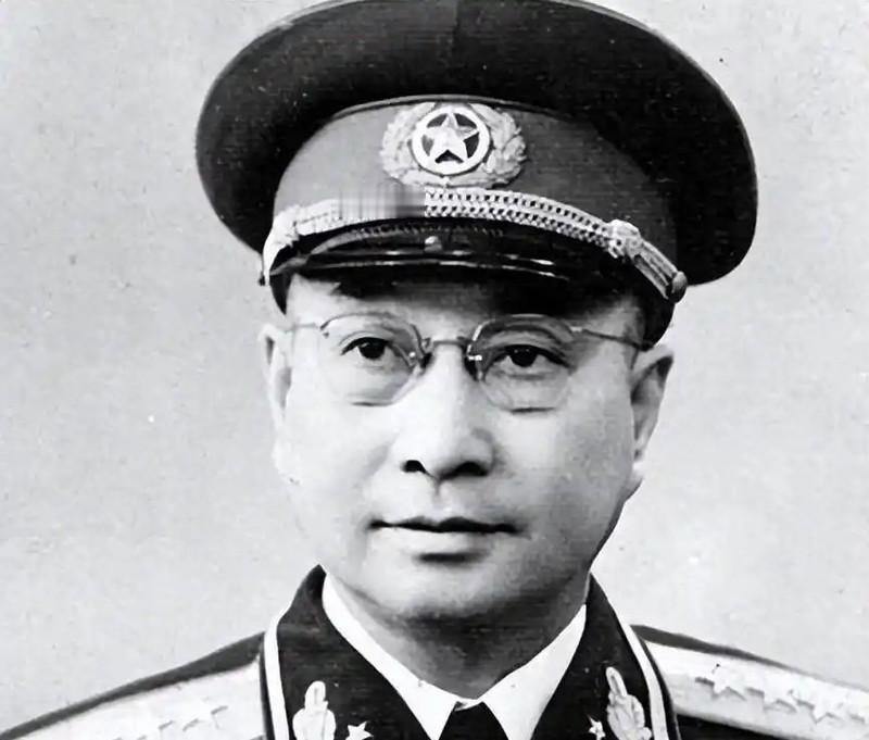 1937年，陈赓把386旅772团1营营长找来，对他说，要升他当团长，营长大喜，