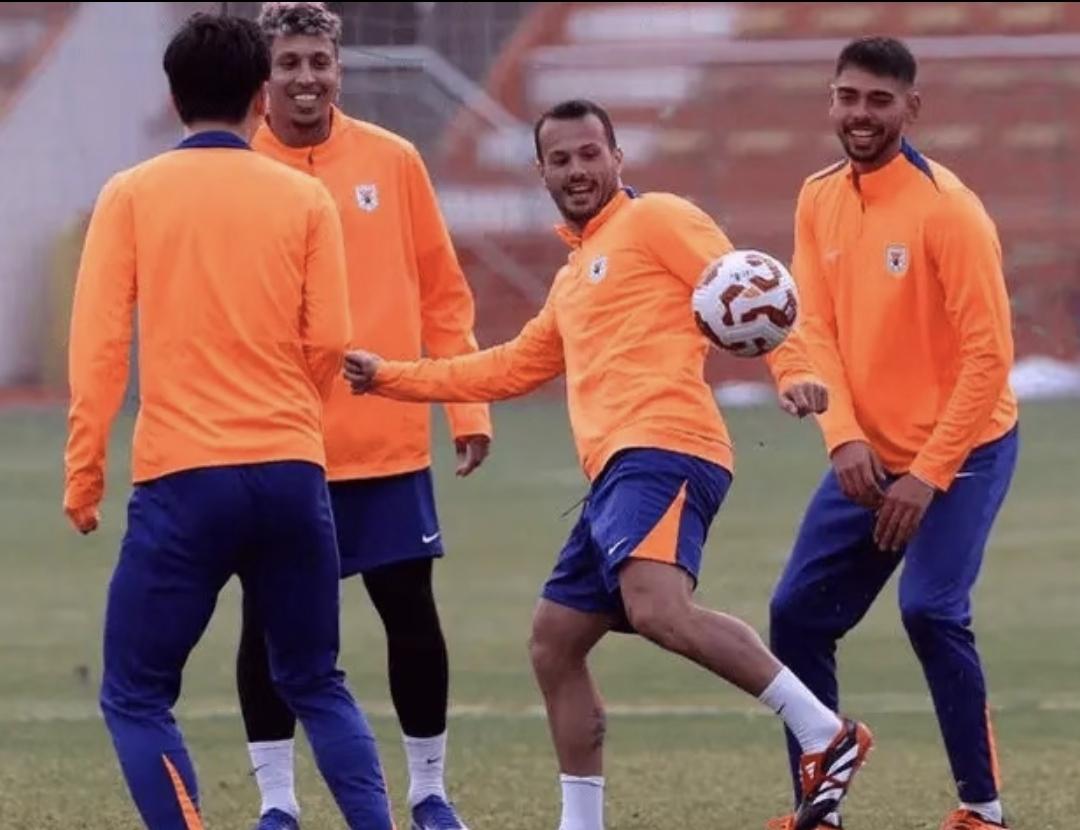 媒体人：山东泰山和瓦科的续约还有意外！马德鲁加大概率留下，洛佩斯必走，新后卫外