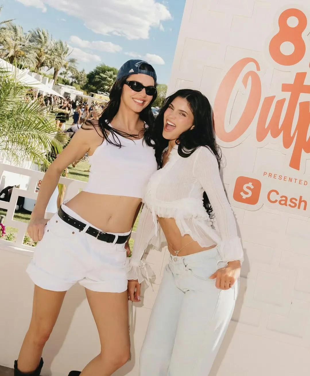 KendallJenner在科切拉的outpost活动！还有Kylie和K