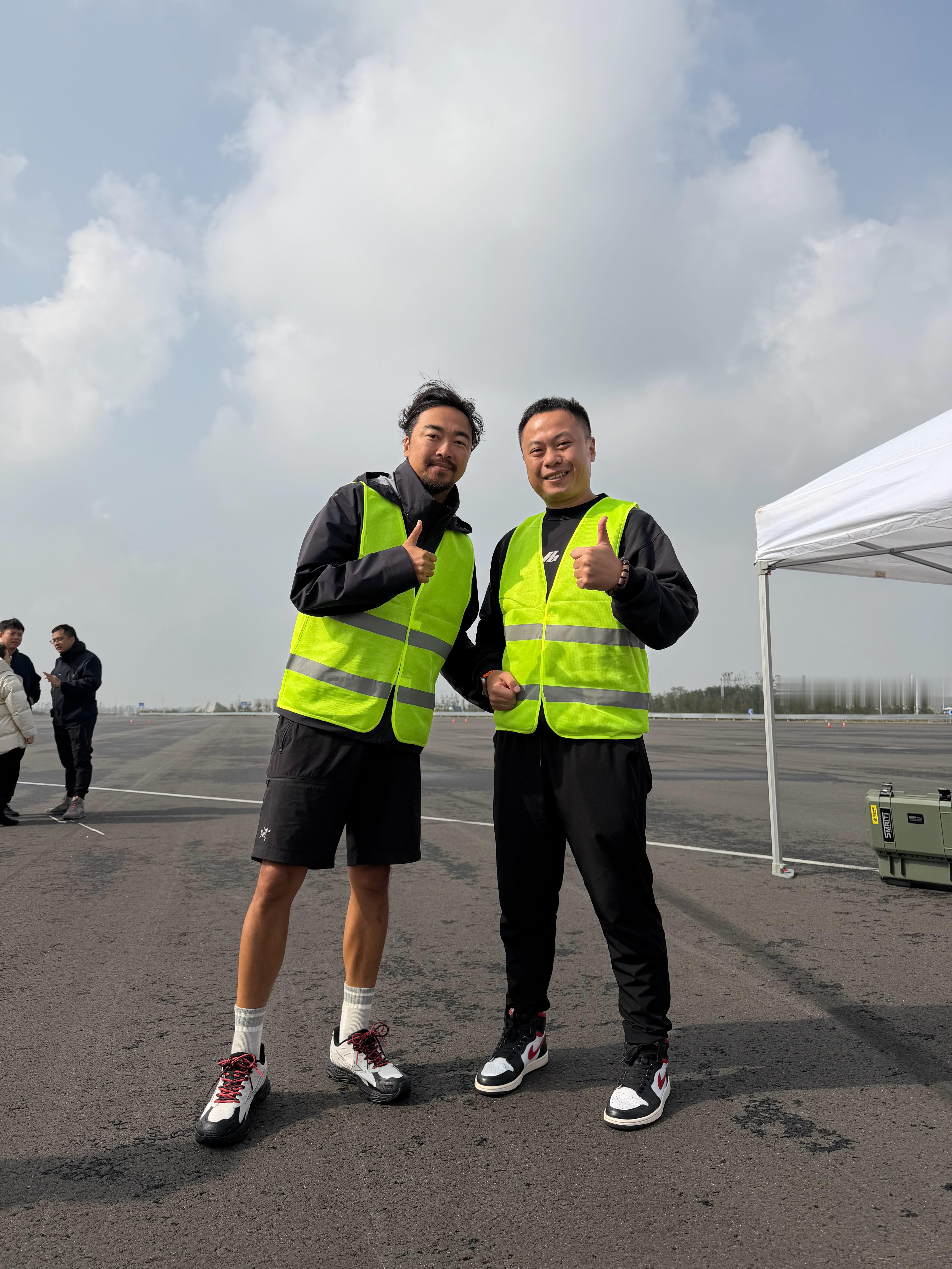 遇到顶流峰哥很亲切和我合影！人超nice。​​​