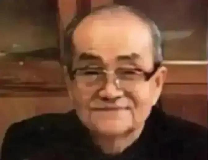 1981年，在特殊的历史节点，社会上悄然泛起否定、淡化伟人的杂音。在重要党内决议