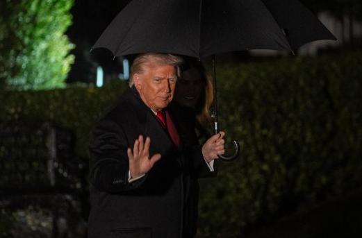 中国出手太狠了，这次美国真疼了。12月23日：商务部举行例行记者会，回应美