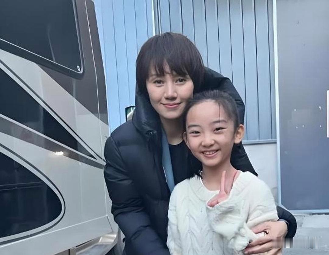 夏雨和袁‏泉的女儿夏哈哈长大了，今‎‎⁠年1‏5岁⁠，个子已经超‎过妈妈，瘦