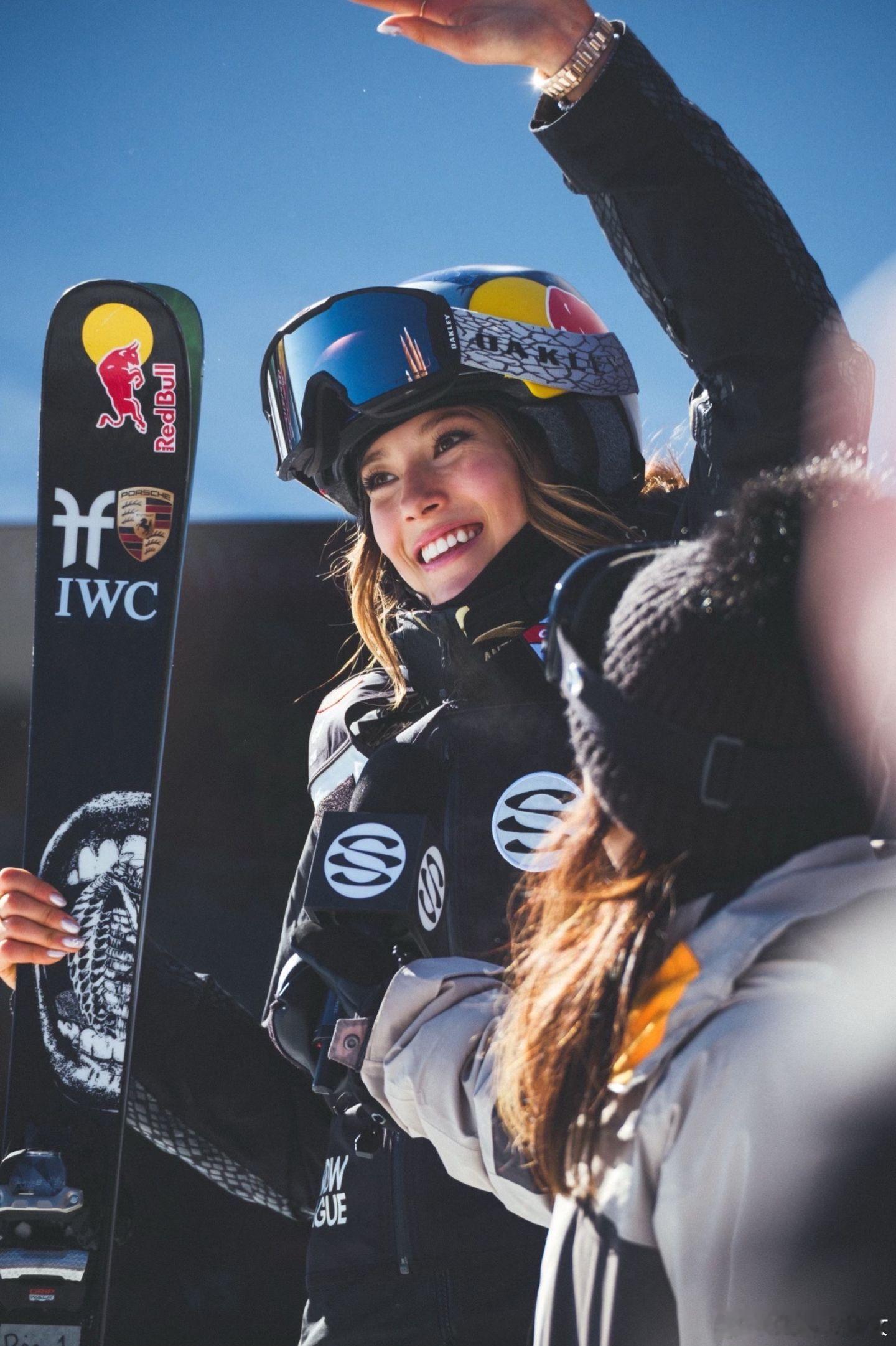 谷爱凌凌晨亮相U型场地技巧谷爱凌凌晨就要出战U型场地技巧预赛啦，青蛙公主终于亮相