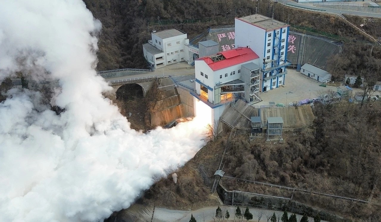 【航天六院165所凤州501台液氧煤油发动机考台圆满成功】2月8日上午，航天科技