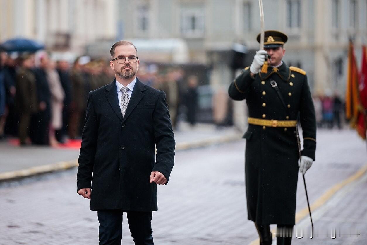 🇱🇹立陶宛新任国防部长罗伯塔斯·考纳斯罗伯塔斯·考纳斯正式就任立陶宛国