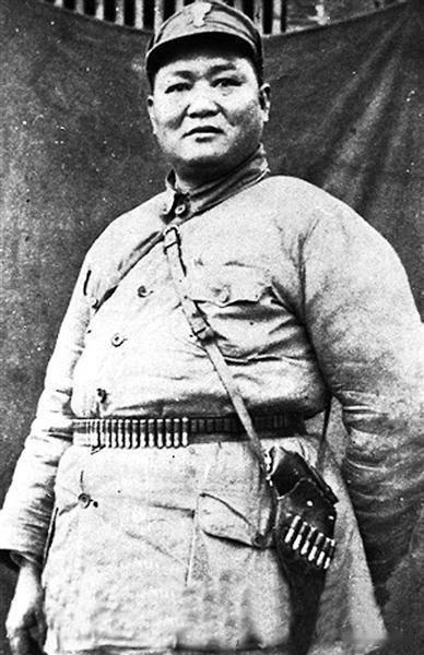 1946年6月21日，罗炳辉将军在山东兰陵因病逝世，年仅49岁。此时，张明秀才2