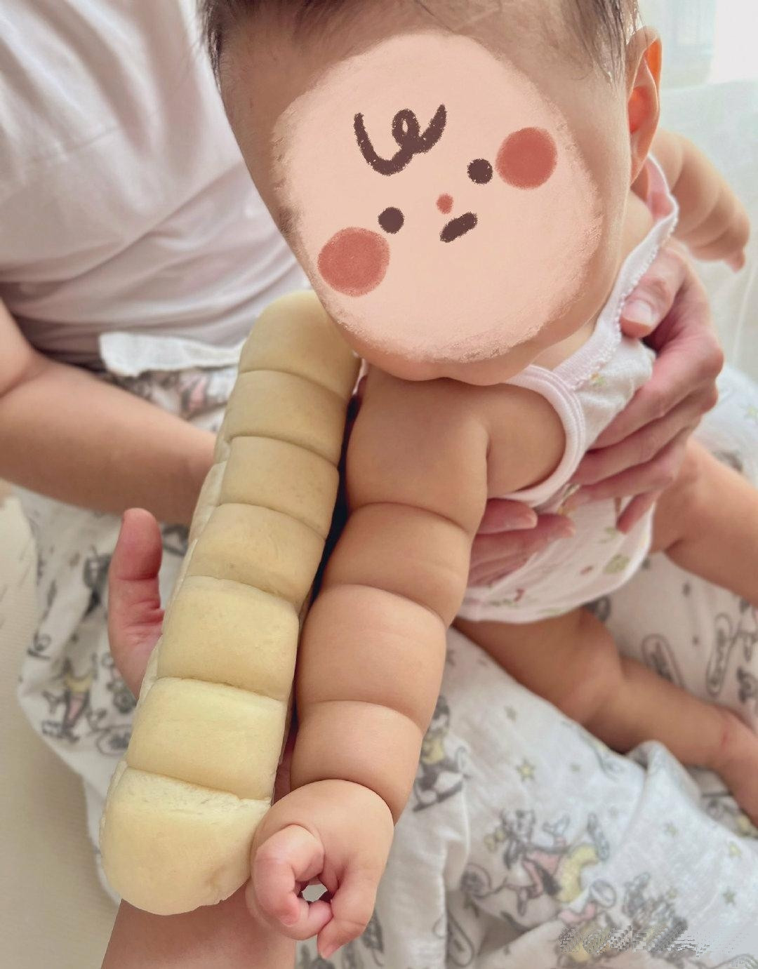 看看宝宝这手臂，以后有前途不？