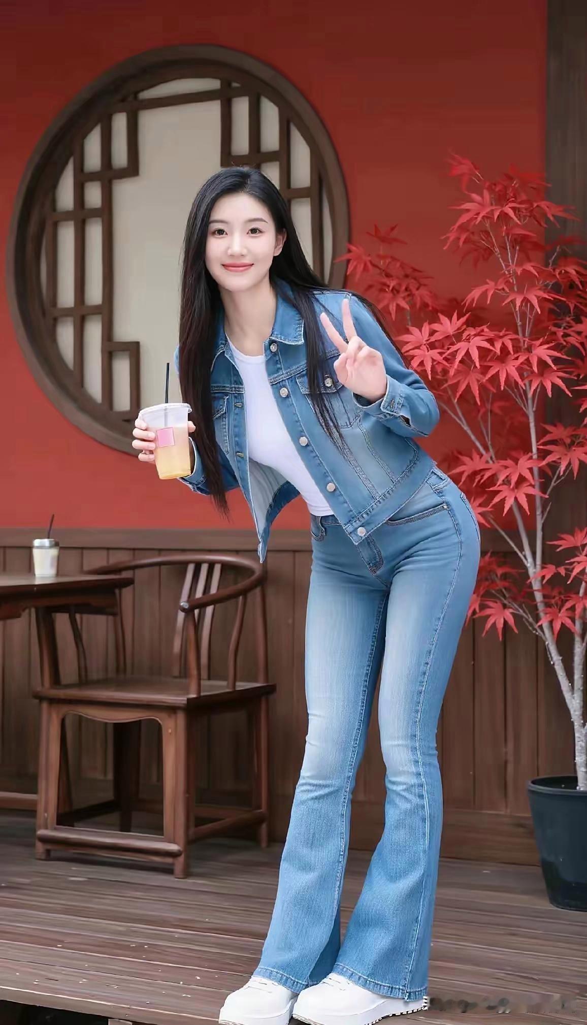 牛仔穿搭指南，元气满满的一天从这里开始！💙💚💛