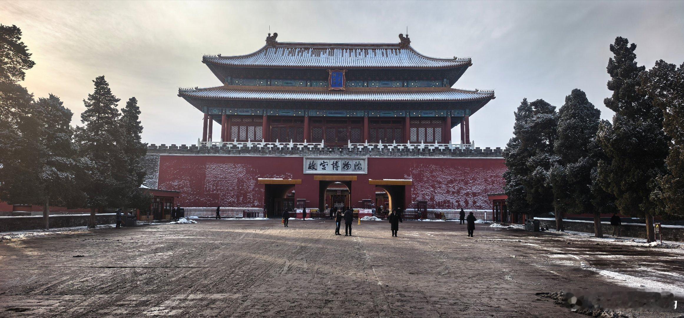 景山之上看雪后故宫，你有啥感觉？摄影